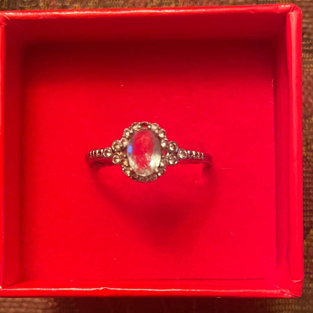 Elegant 925 Silver Women's Ring